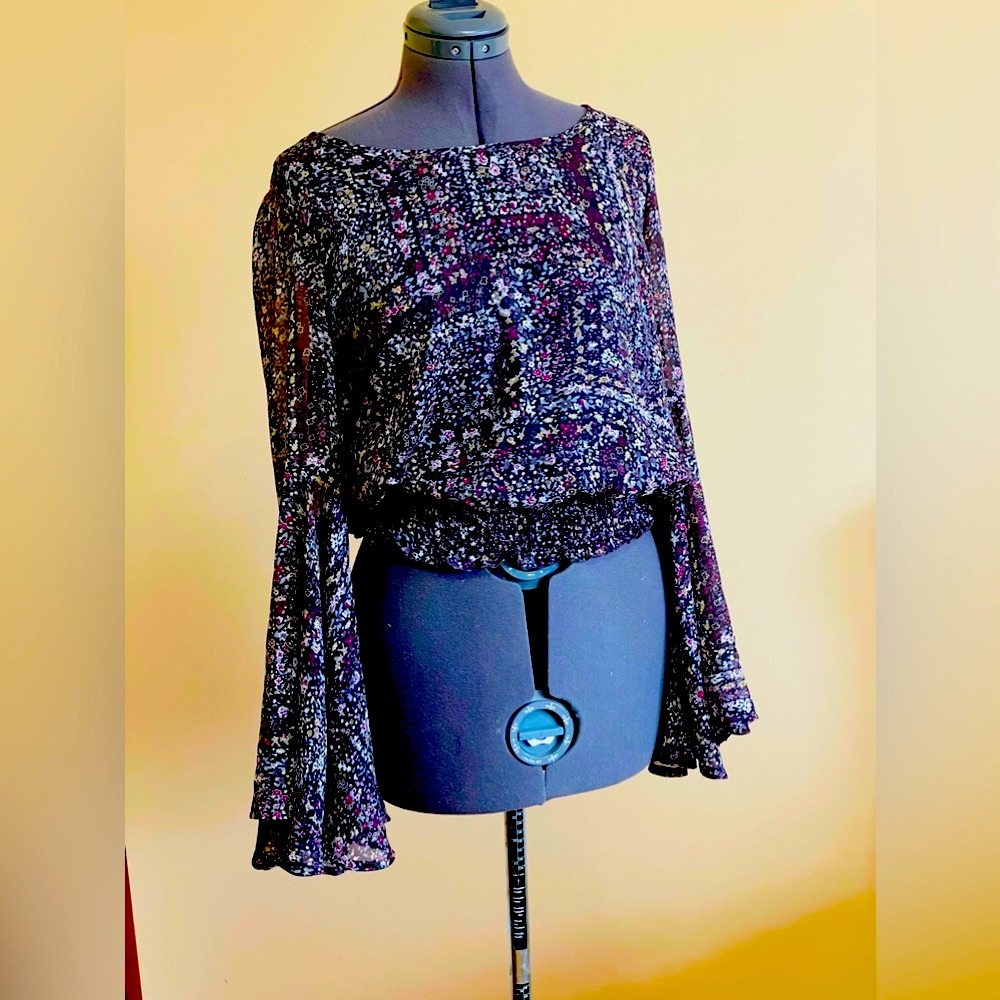 NWOT Passport Short Top With bell Sleeves